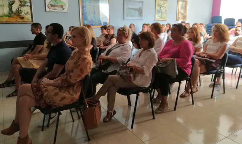 Социјалне и друштвене мреже-пут ка пословнијем пословању