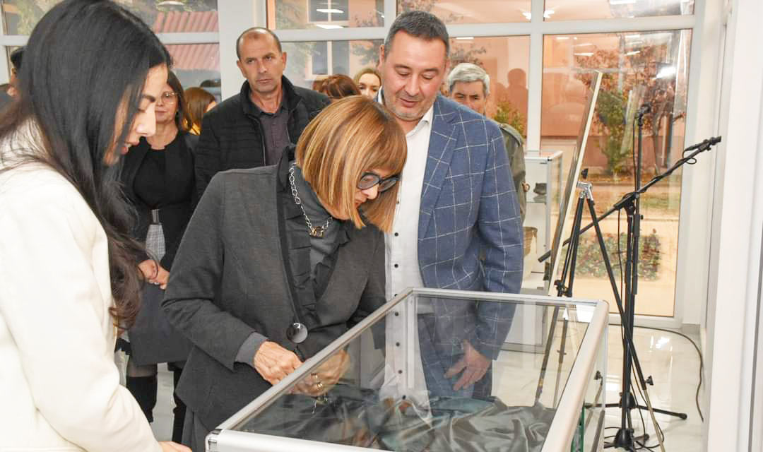 ПРЕДСЕДНИК ОПШТИНЕ ШИД И ПРЕДСЕДНИЦА ПОКРАЈИНСКЕ ВЛАДЕ ОТВОРИЛИ ЗАВИЧАЈНУ АРХЕОЛОШКУ ЗБИРКУ „ГРАДИНА НА БОСУТУ“